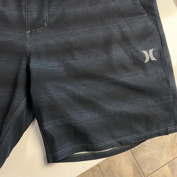 Hurley board shorts - Picture 4 of 8